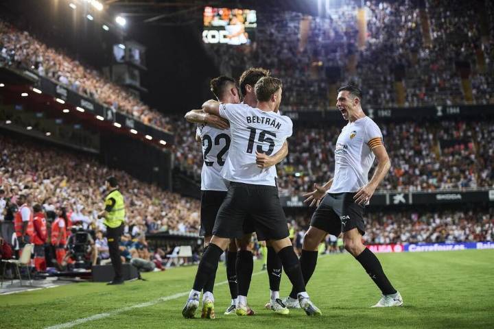 El Valencia puede con un Athletic sin gol y el Sevilla sonríe
