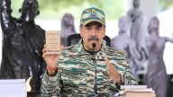 Nicolás Maduro dice que si Venezuela fuera agredida "pasaría a una etapa de lucha armada"