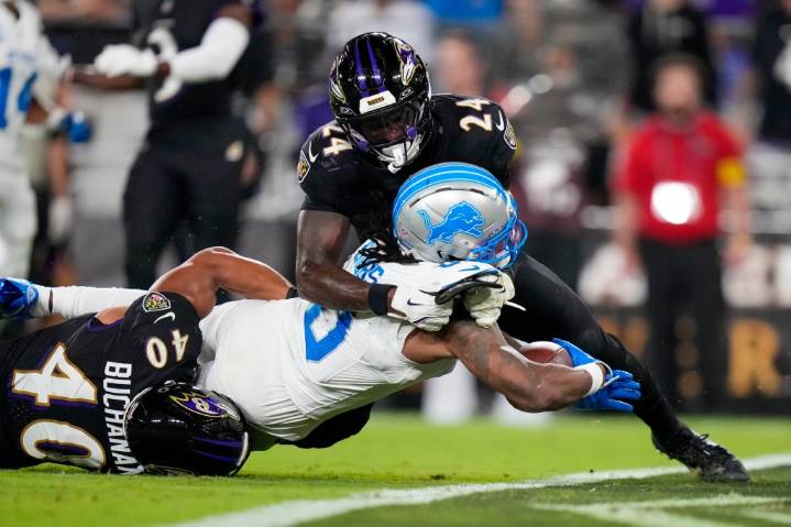 Lions grades: Jared Goff deals, David Montgomery rumbles, defense stacks sacks vs. Ravens