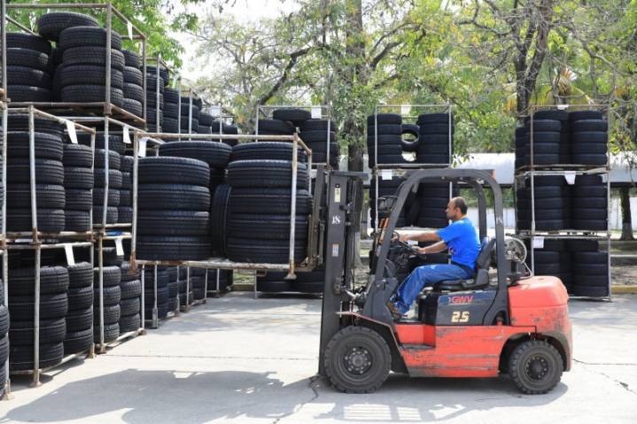 Anuncian inversión internacional por más de 30 millones de dólares para reactivar planta nacional de cauchos