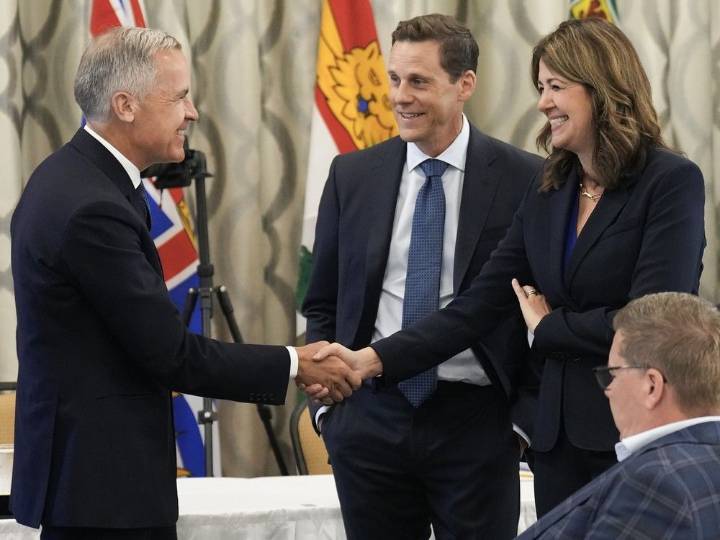 Premier Danielle Smith to meet with PM Carney to reiterate demands as Liberal MPs gather in Edmonton for national caucus meeting