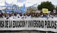 Corrientes y Resistencia, marchan contra el veto y en defensa de la universidad pública