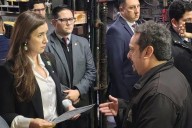 Una carta con reclamos. Tenso intercambio entre Villarruel y un sindicalista de izquierda en una fábrica