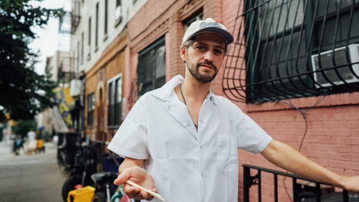 Lori Jayne is Bringing its Cult-Favorite Burgers and More Dive Bar Bites to Manhattan