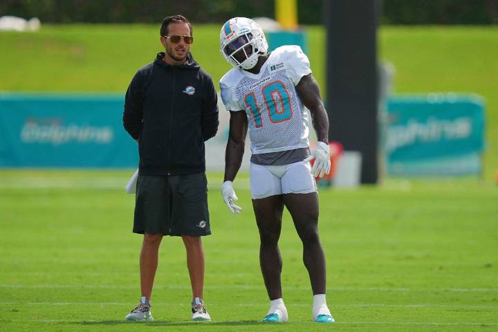 Tyreek Hill Reveals Mike McDaniel’s True Feelings After HC Blamed Tua Tagovailoa The inevitable has come true with Dolphins falling to 0-3, and WR Tyreek Hill has a few things to say about what the HC