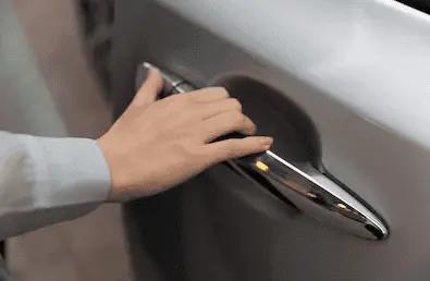China propone eliminar las manijas eléctricas en autos por seguridad