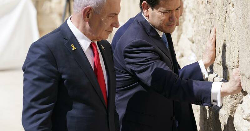 More flee Gaza City as Rubio visits Israel for talks