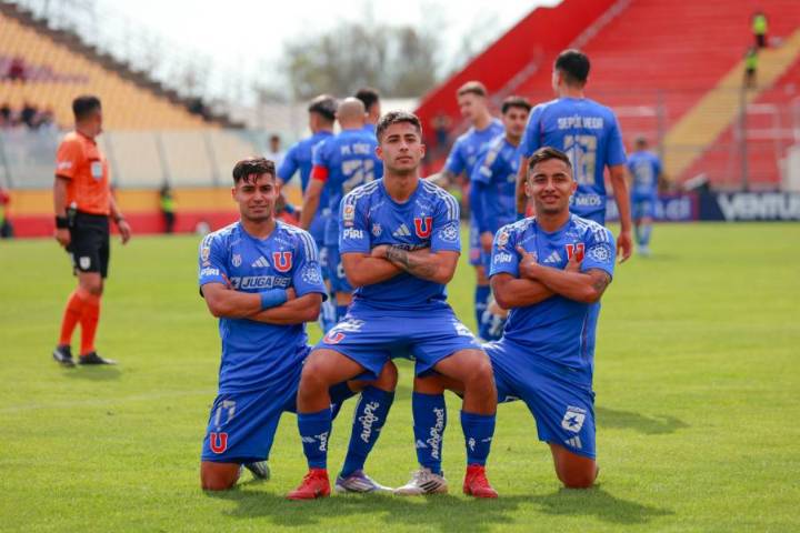 La U goleó a Colo Colo en el debut de Ortiz y se quedó con la Supercopa 2025