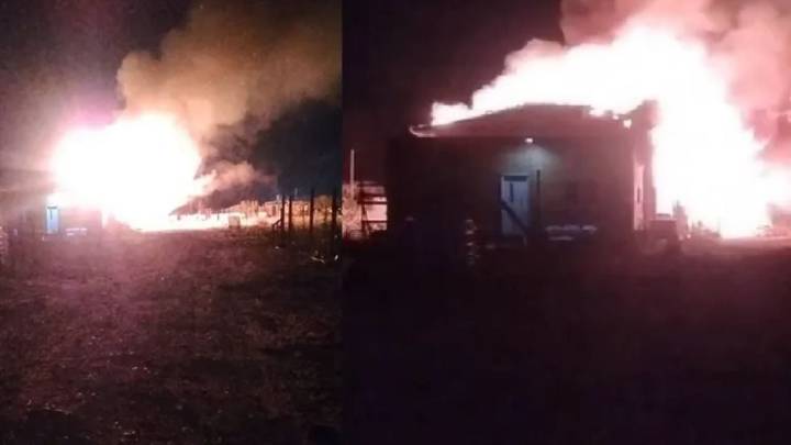 Un incendio destruyó por completo una vivienda de madera en el perilago del lago Mari Menuco