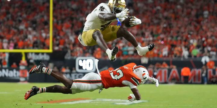 Notre Dame football drops to No. 9 in latest AP Top 25 poll