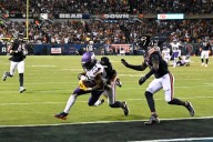 Reports: Vikings placing RB Aaron Jones (hamstring) on IR, signing Cam Akers