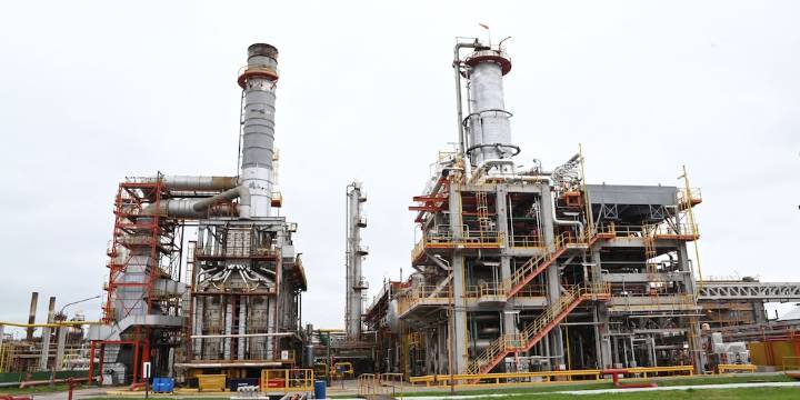 Una emblemática refinería argentina abrió sus puertas al público y dio a conocer sus procesos productivos