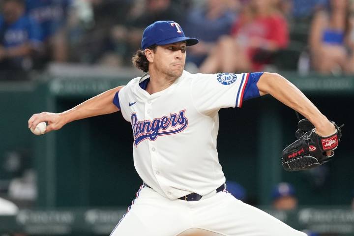 Deadspin | Rangers aim to ride Jacob deGrom to series win against Astros