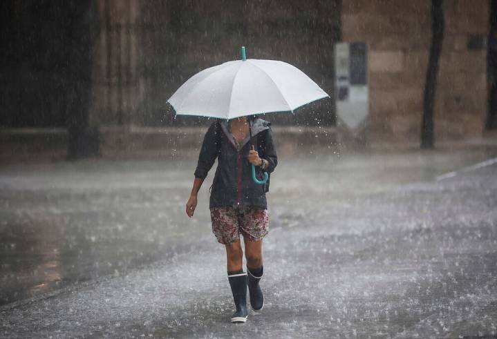 La lluvia mantiene en alerta a Valencia, Tarragona y Castellón