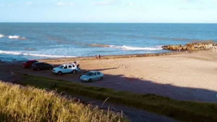 Misterio en Mar del Plata: encontraron el cuerpo de una mujer en la playa e investigan de qué murió