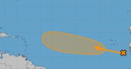 NHC monitorea onda tropical en el Atlántico con 50% de probabilidad de convertirse en depresión tropical