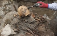 Excavaciones para tuberías de gas en Lima vuelven a sacar a la luz entierros preincaicos