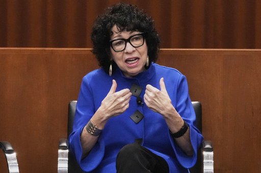 Sotomayor urges better civic education so people know difference between presidents and kings