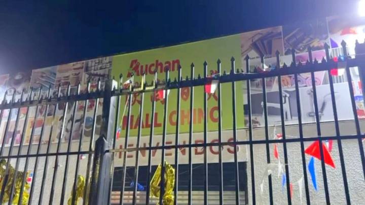 Turba saquea mall chino en Renca: Robo es avaluado en cerca de 20 millones de pesos