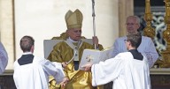 León XIV ofrece a los jóvenes la «fórmula sencilla» para ser santos: «Misa diaria, oración y adoración»