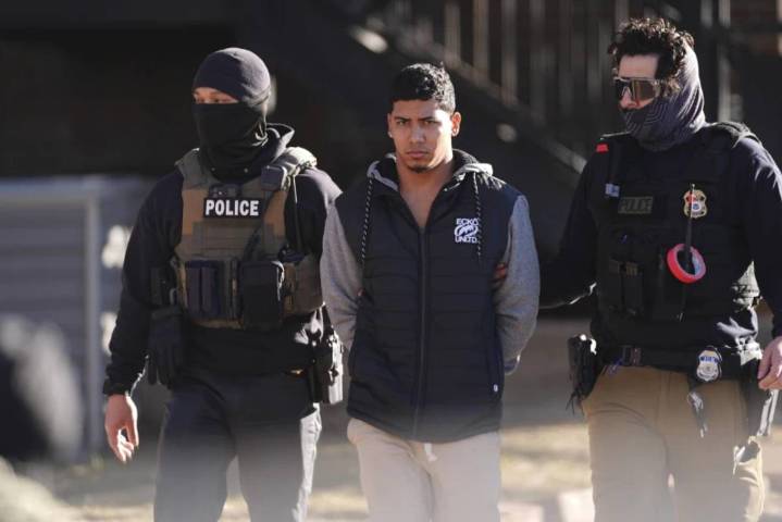 Más del 44 % de los migrantes deportados por Arizona llevaban más de una década en EU