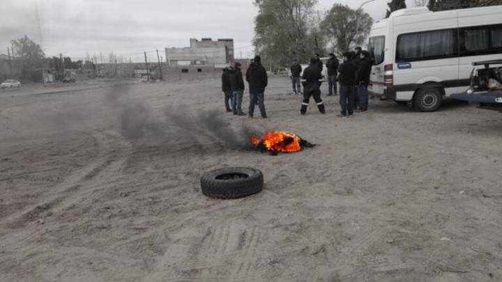 Protesta de trabajadores del EPAS de Cutral Co por falta de personal e insumos