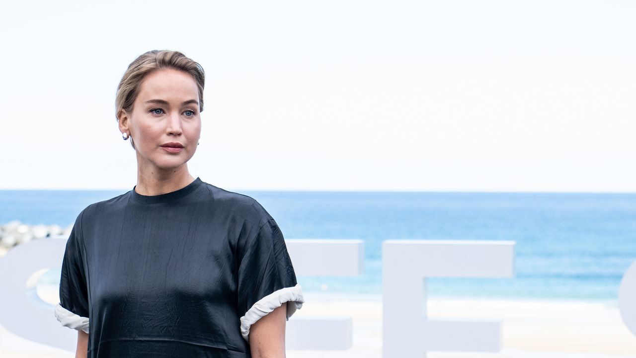 Jennifer Lawrence Is All Aboard the Phoebe Philo Train