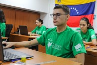 Semilleros Científicos participan en Olimpiada Internacional de Nanotecnología