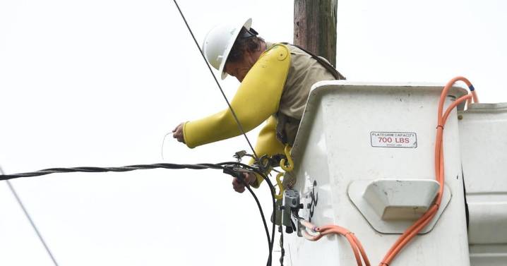 Roughly 6,500 Entergy customers without power on the West Bank