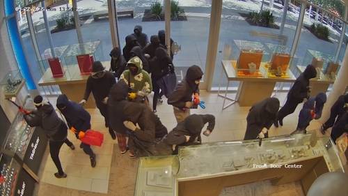 Dramatic video shows nearly 25 suspects ransacking San Ramon jewelry store in $1 million heist