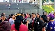 Xicotepec: padres de familia reclaman por uniforme de gala de mil 400 pesos