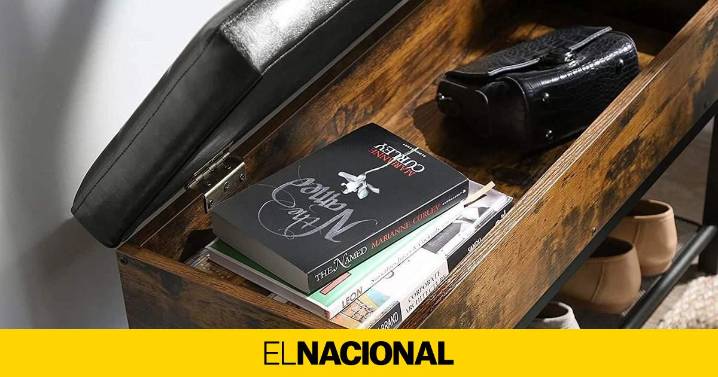 Un banco zapatero de aire rústico que parece de Ikea pero se paga a precio de outlet