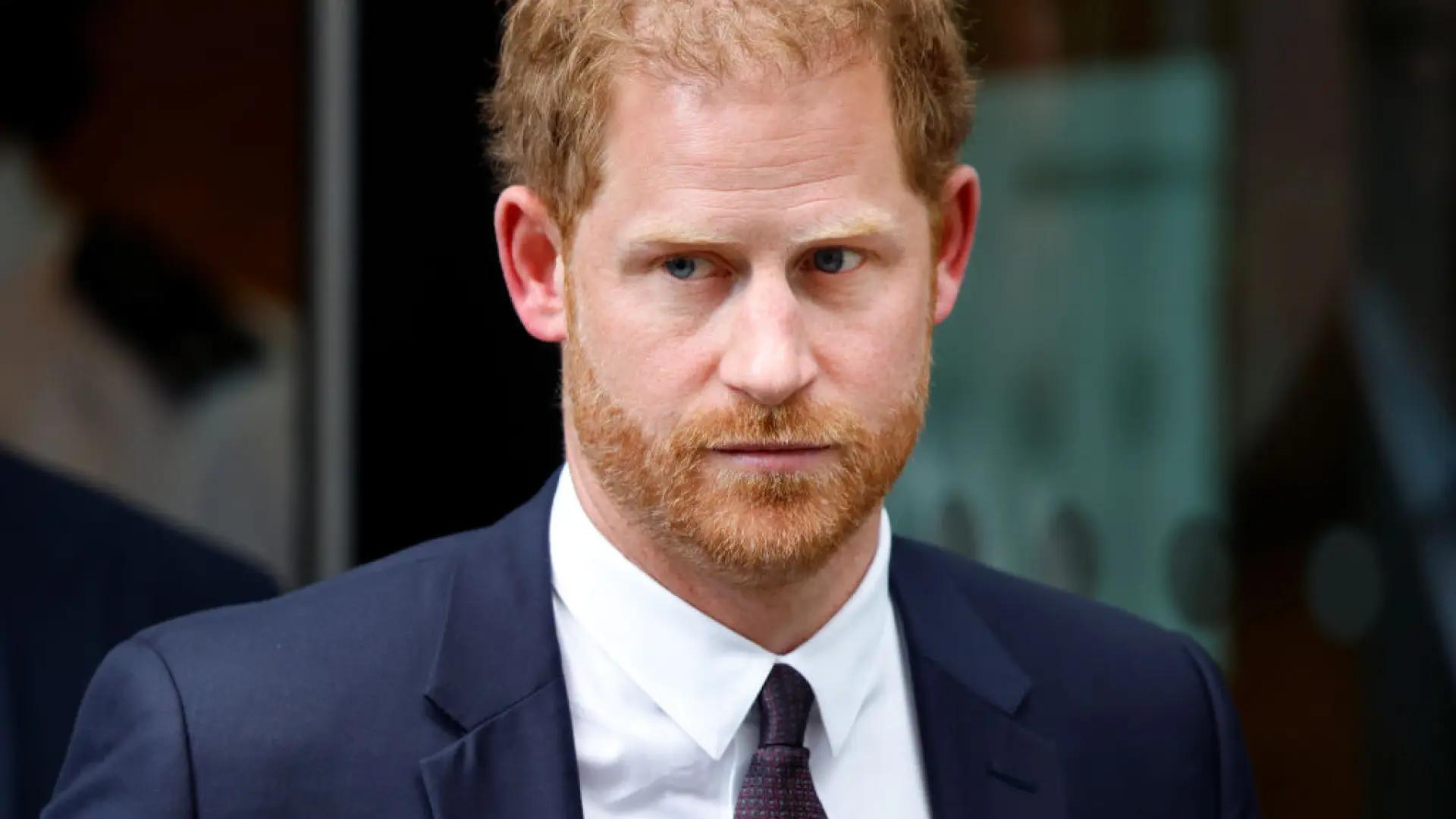 El príncipe Harry visita en privado la tumba de su abuela, Isabel II, por el tercer aniversario de su muerte