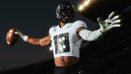See photos of Oregon football's uniforms against…