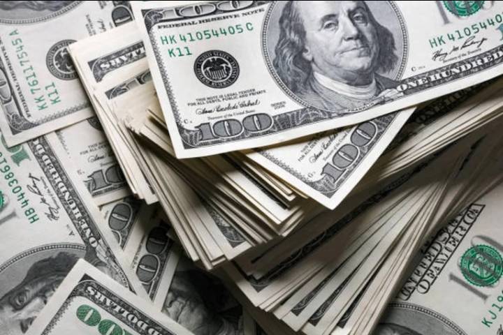El dólar tocó el techo de la banda y el BCRA está habilitado a vender reservas
