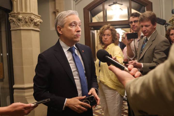 Finance Minister sets 100-day timeline for CRA to fix service delays