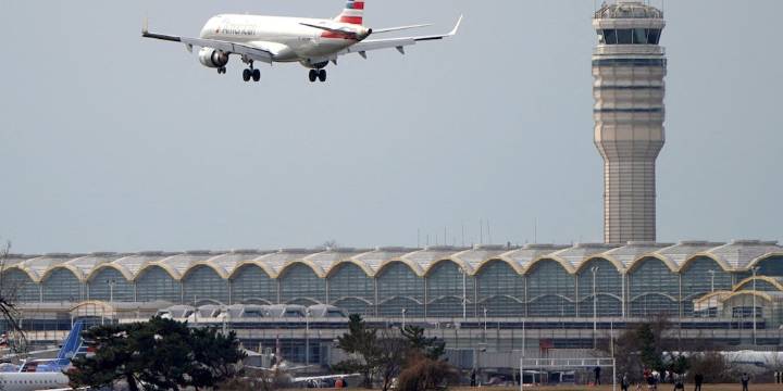 Una reconocida aerolínea deberá pagar más de USD 11 millones a un pasajero que sufrió un derrame cerebral durante un vuelo