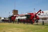 Disputa con un gremio. En pleno conflicto, la fábrica de cosechadoras Vassalli decidió un sorpresivo cierre