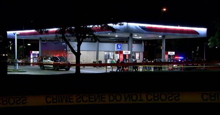 Police in Aurora shoot and kill teenager who threatened to shoot people at gas station