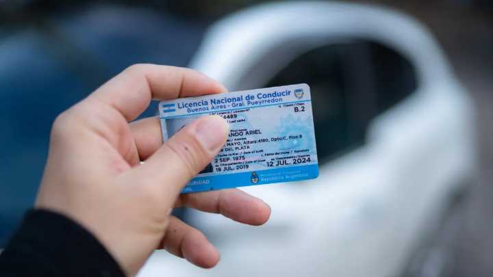 ¿Cuánto se puede manejar con la licencia de conducir vencida?