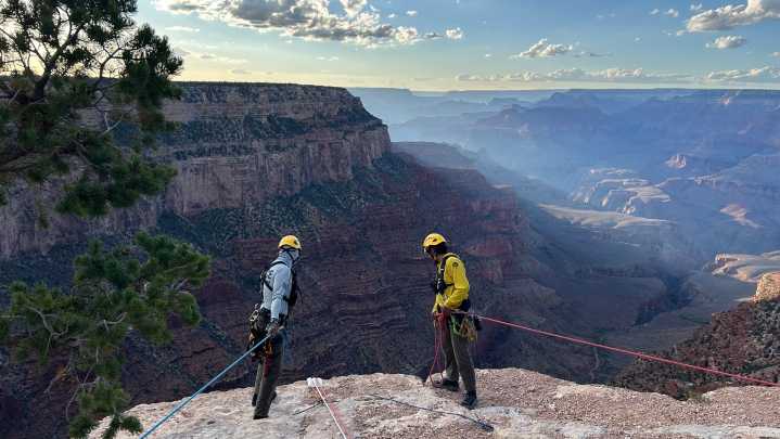 Body recovered after vehicle falls 300 feet into Grand Canyon