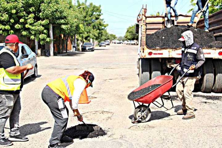 Presentan avances del programa “Reconstruyendo La Paz”; bacheo lleva un 40 %: Milena Quiroga 