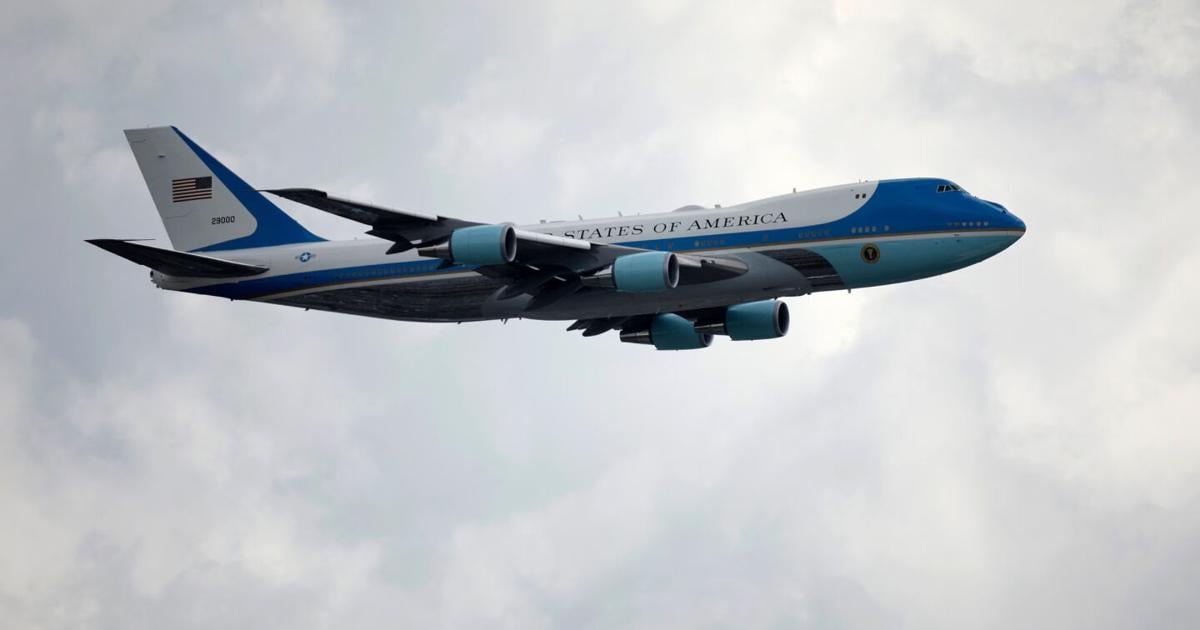 Air traffic controller tells Spirit pilot to 'pay attention' while flying near Air Force One