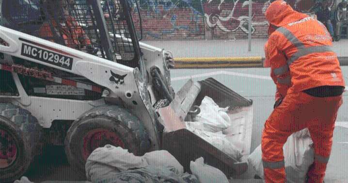 235 toneladas de escombros y mil llantas retiradas de calles en operativos de limpieza en Bogotá