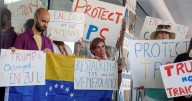 Gobierno de EEUU pide a la Corte Suprema retirar el TPS a 300.000 venezolanos