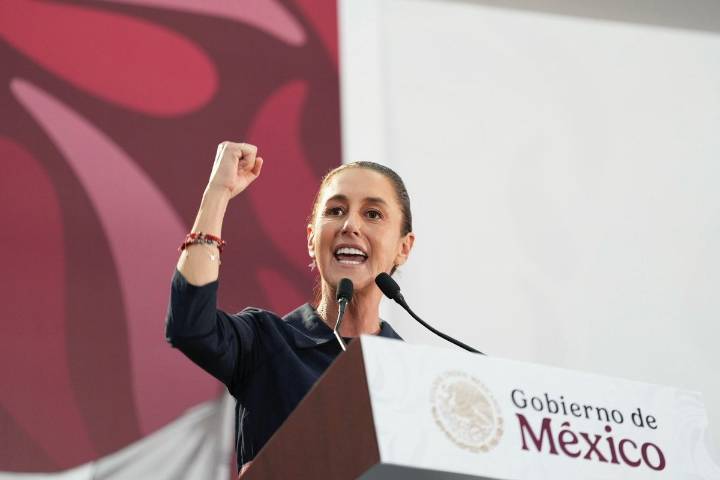 Concluye Sheinbaum inédita gira por nueve estados para dar cuenta de su primer informe de gobierno.