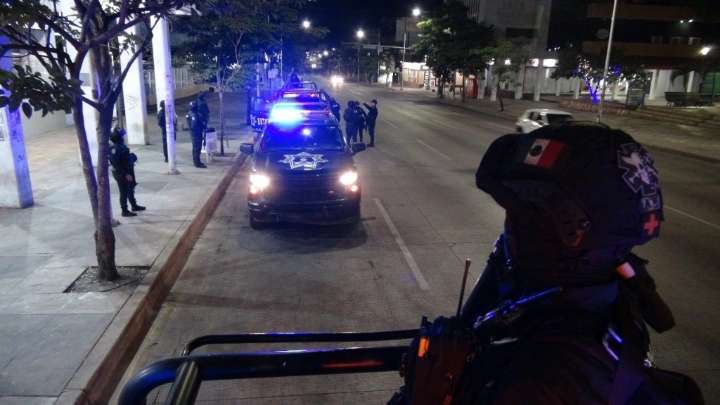 Se manifiestan miles en Culiacán contra narcoguerra