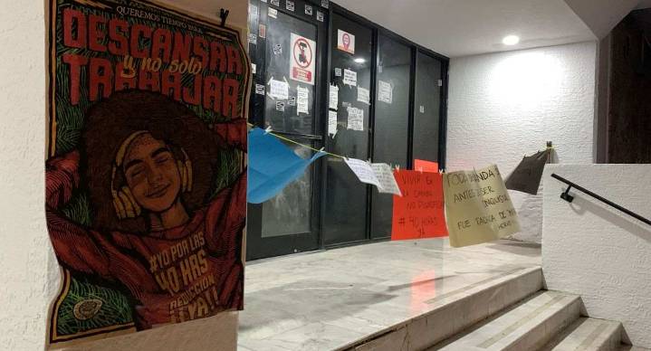 Exigen hermosillenses jornada laboral de 40 horas: se manifiestan fuera del Congreso de Sonora