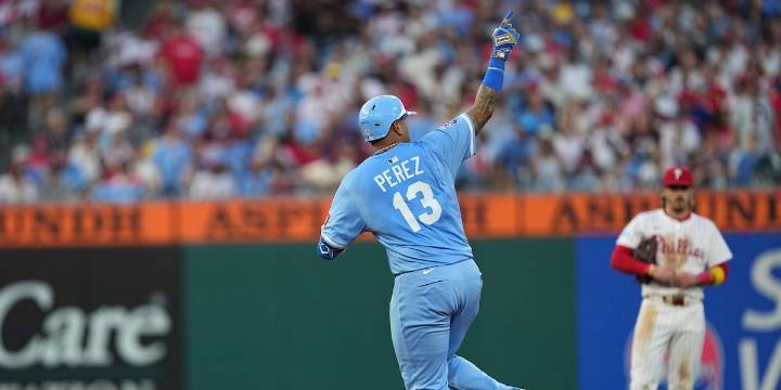 Salvador Perez joins Royals legend as second player in franchise history with 300 home runs