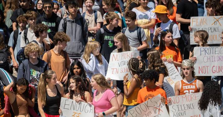 Richmond students stage school walkouts to protest shootings